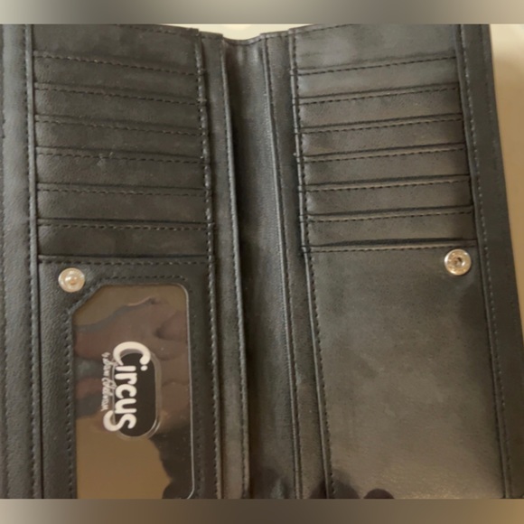Circus by Sam Edelman PU Bifold Wallet - Picture 3 of 3